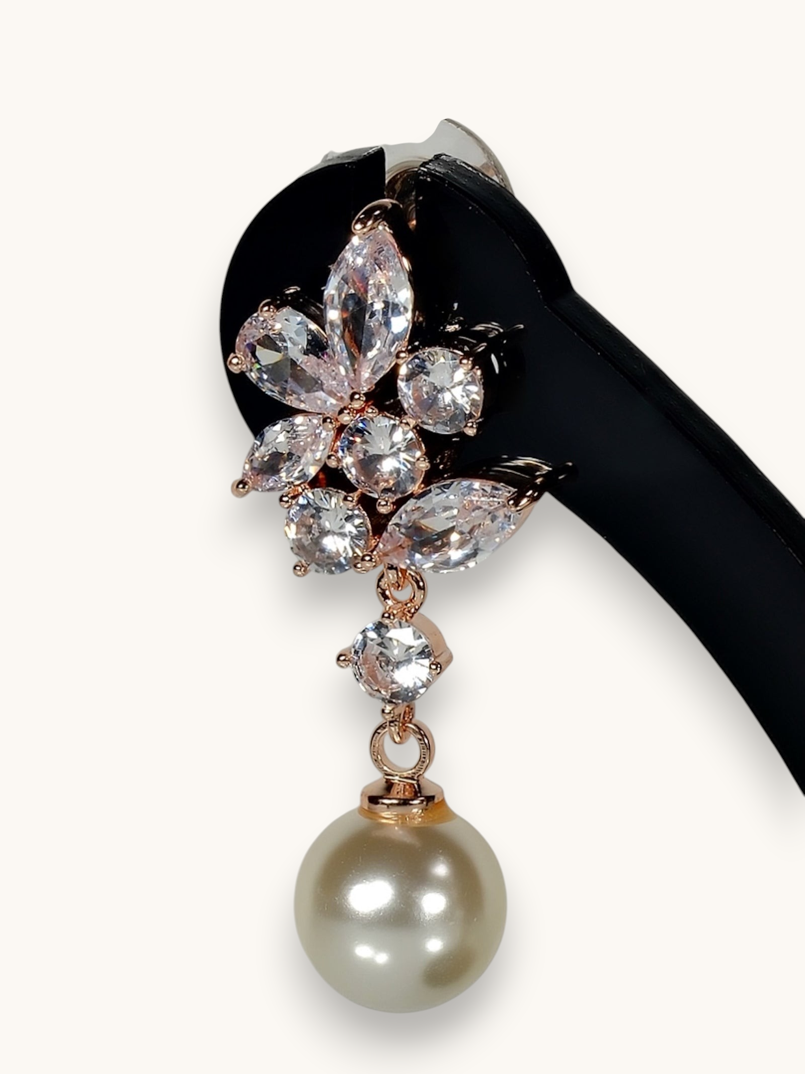 Auskarai "Floral Pearl Drops"