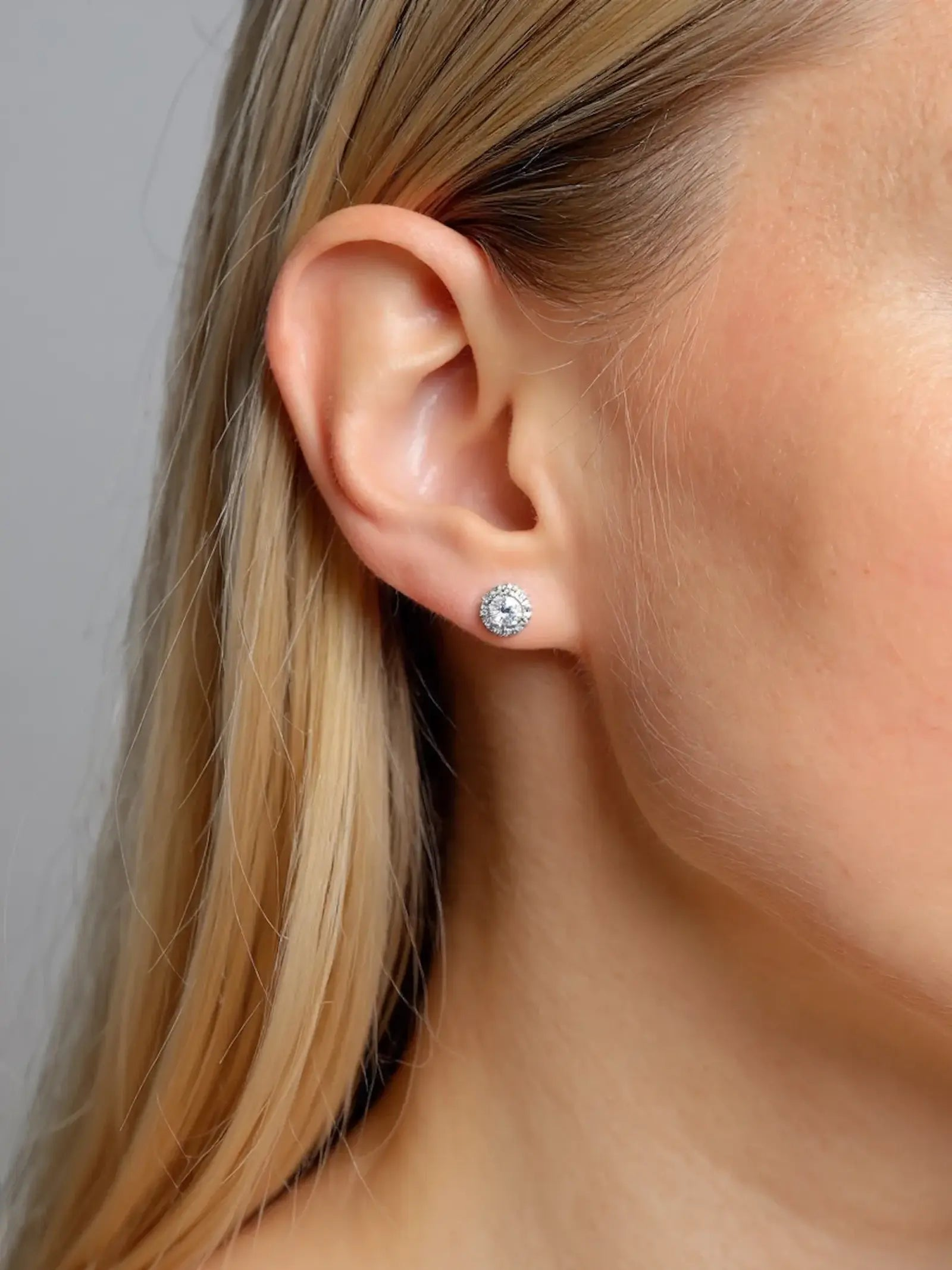 Auskarai "Round stud"
