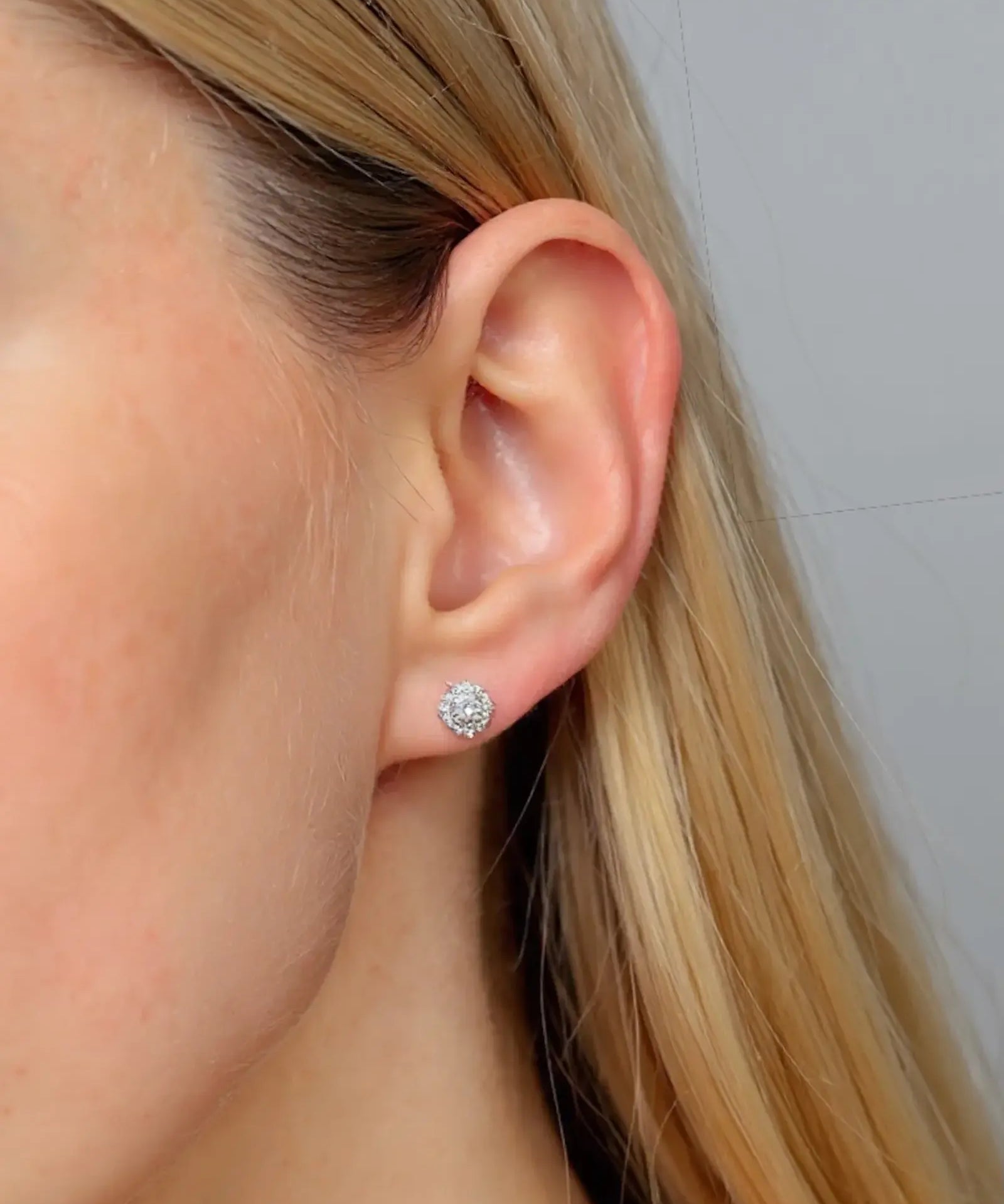 Auskarai "Shiny White"