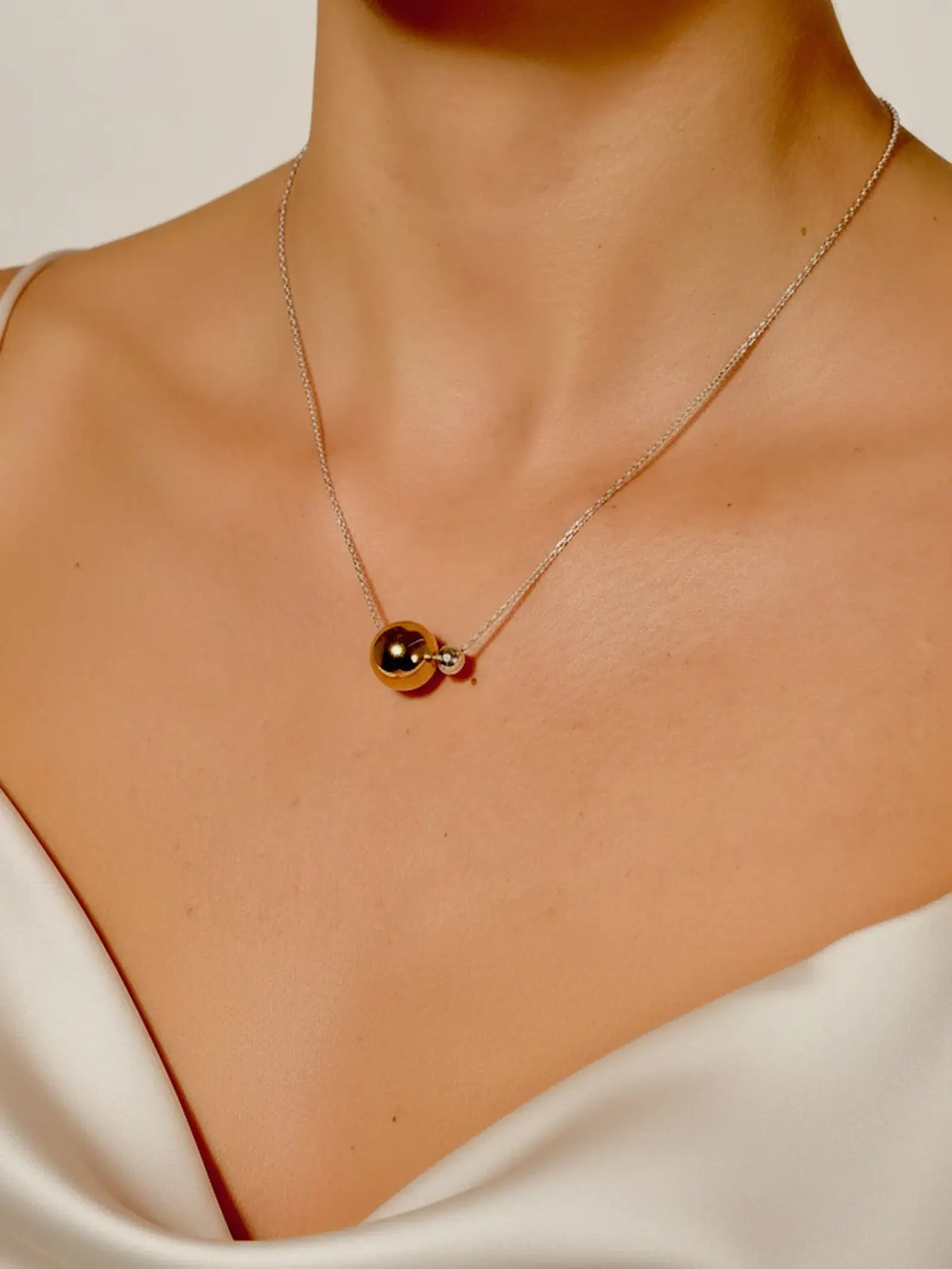 Kaklo papuošalas "Golden ball"