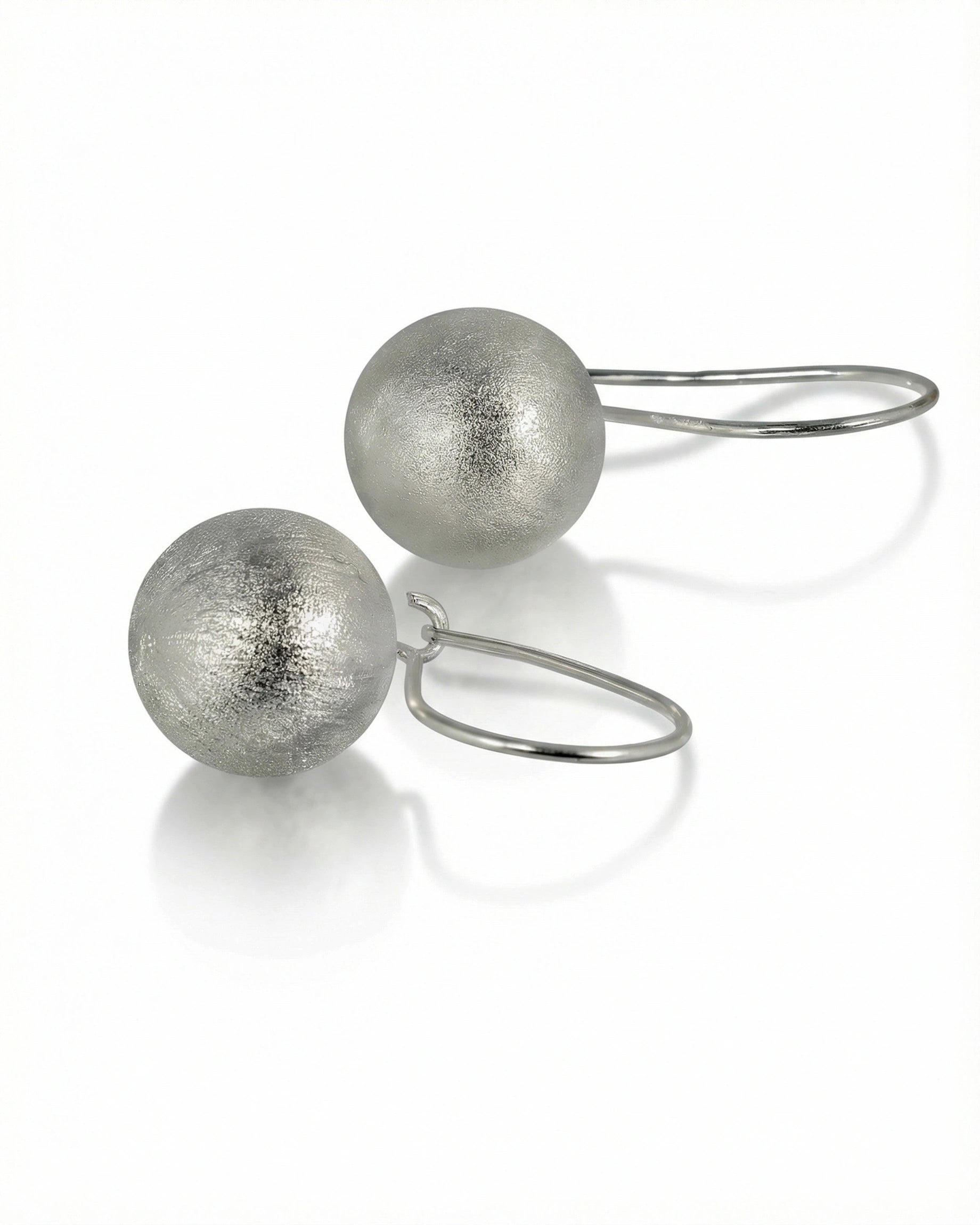 Auskarai Brushed Ball — Luxiage